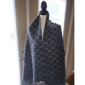 Women's Alo Yoga Black and Gray Scarf & Wrap 72x24